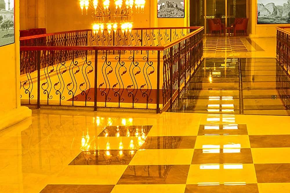 Safa Royal Museum Hotel thumbnail 3