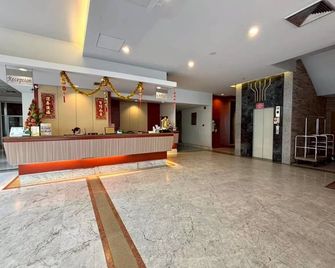 Hatyai Golden Crown Hotel - Hat Yai - Front desk