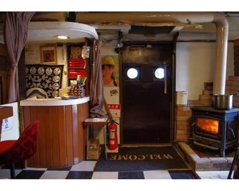 P-Dash Garden Guest House - Higashikawa - Лоббі