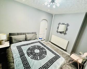4 bedrooms Full house Stourbridge Birmingham - Stourbridge - Bedroom