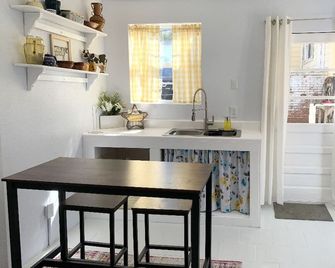 Charming Country Cottage- Long Term Stays Welcome! - Eden