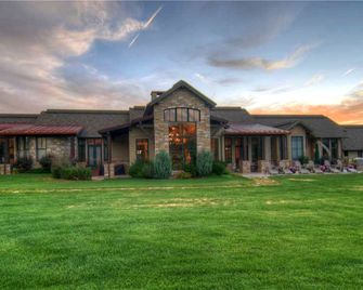 Wildflower Meadows - Steamboat Springs - Building