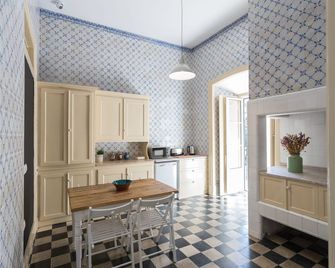 Príncipe Real Guest House - Lisbon - Kitchen