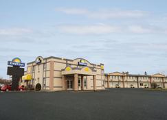 Days Inn by Wyndham Brockville - Brockville - Gebouw