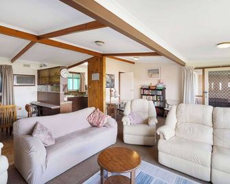 Harbor Lights - 14 England Ave Port Elliot - No Linen Included - Port Elliot - Wohnzimmer