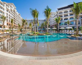 Prime Cabo San Lucas Location! 1 Bedroom Suite at Brand New Resort!! - سان خوسيه ديل كابو - حوض السباحة