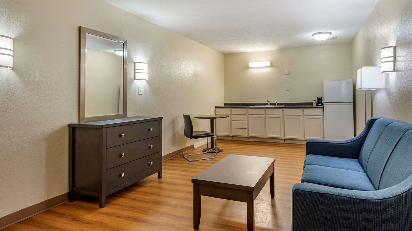 Quality Inn & Suites Columbus West