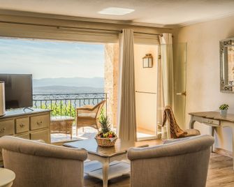 La Bastide De Tourtour Hotel & Spa - Tourtour - Living room
