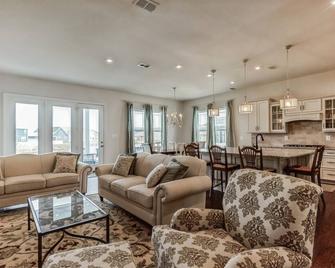 New Home at Ocean View Beach Club! Pool, sauna, gym, pickleball and more! - Ocean View - Sala de estar