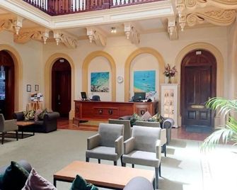 Trenython Manor Resort - Par - Hall d’entrée