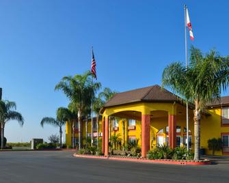 Americas Best Value Inn & Suites Madera - Madère - Bâtiment