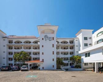 Torreblanca Beach Hotel and Suites Guayabitos - Desayuno y Comida Incluido - Rincon de Guayabitos - Edificio
