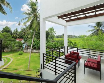 Room-the Villa Close To Surf Beach And G - Galle - Balcony
