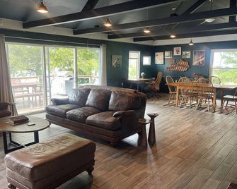 The River Hideaway : Relax, Stay & Play - Prospect - Lounge