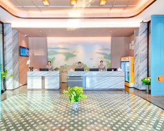 Yiaihu Hotel - Huanggang - Front desk