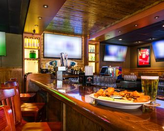 DoubleTree by Hilton Laurel - Laurel - Bar