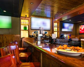 DoubleTree by Hilton Laurel - Laurel - Bar