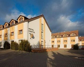 Hotel Chotol - Horoměřice - Edificio