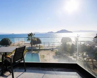 Bodrum Ada Suites Beach Hotel - Mugla - Balkon