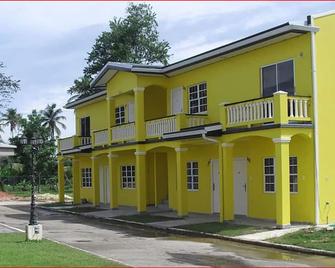 Piarco Village Suites - Piarco - Bâtiment