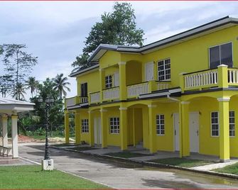 Piarco Village Suites - Piarco - Gebouw