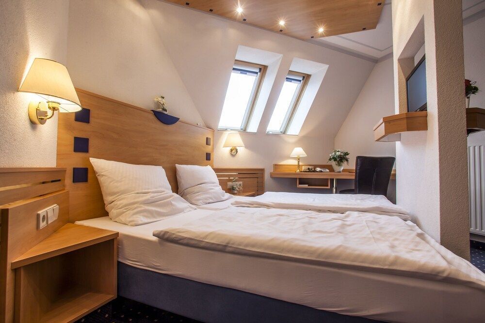 Hotel Krone - פרוידנשטאט - חדר שינה