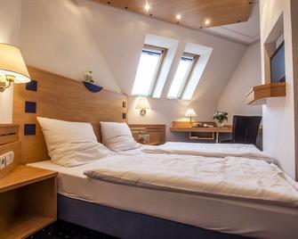 Hotel Krone - פרוידנשטאט - חדר שינה