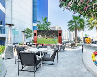 Paramount Hotel Dubai - Dubai - Patio