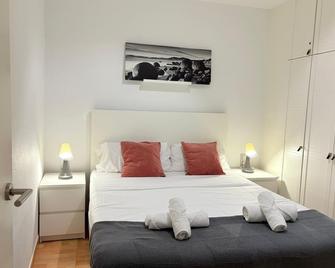 Ahllenrock BCN Sud, Cornellà, metro, tram, aero - Cornellà de Llobregat - Schlafzimmer