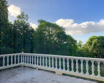 Gorgeous 3 Bedroom/2 Bathroom Santa Rita Home - Hagatna - Balcony