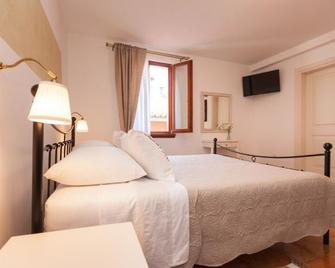 Guesthouse Casa Vittoria - Rovinj - Habitación