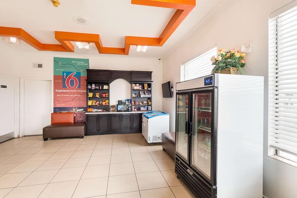 Motel 6 San Antonio - Fiesta Trails - San Antonio - Annehmlichkeit
