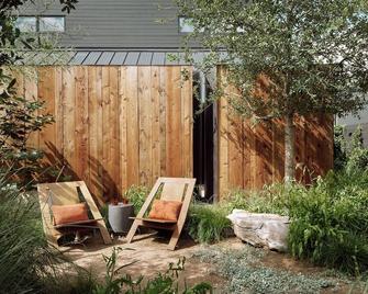 Frame Hotel - Soco - Austin - Patio