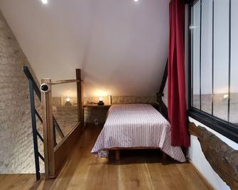 Cottage near Landing, Beaches, & Port en Bessin - Aure-sur-Mer - Спальня