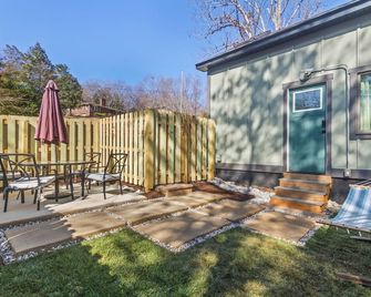 Secluded Tiny Home in Exclusive Paris Mountain! - Greenville - Patio