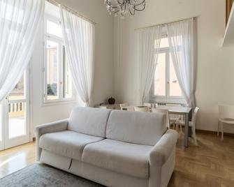 Italianway Apartments - Villa Mafalda - San Remo - Living room