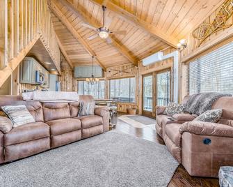 135 Village Cluster - Beech Mountain - Living room