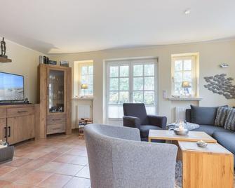 Landhaus Normannenweg App 1 - Wenningstedt-Braderup - Wohnzimmer