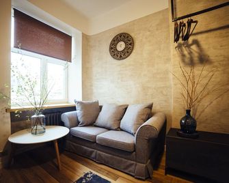 Baltic Design Apartments with free Parking and self check in - Riga - Living room