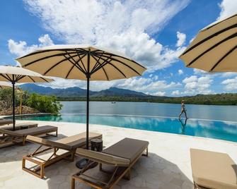 Menjangan Dynasty Resort - Gerokgak - Pileta