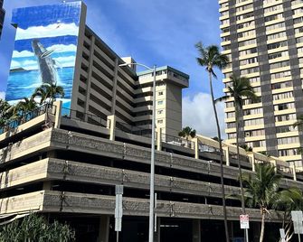Epic 30th Flr Oceanview Studio B Waikiki-Bargain Free Beach Gear W/True Kitchen - Honolulu - Building