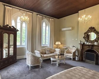 Convent at Koroit - Koroit - Living room