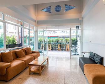 Acozyposhtel - Bangkok - Lobby