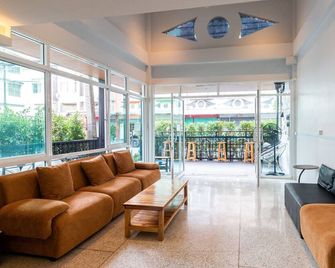 Acozyposhtel - Bangkok - Lobby