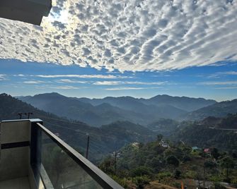 Hotel Divshikha - Kasauli - Balkon