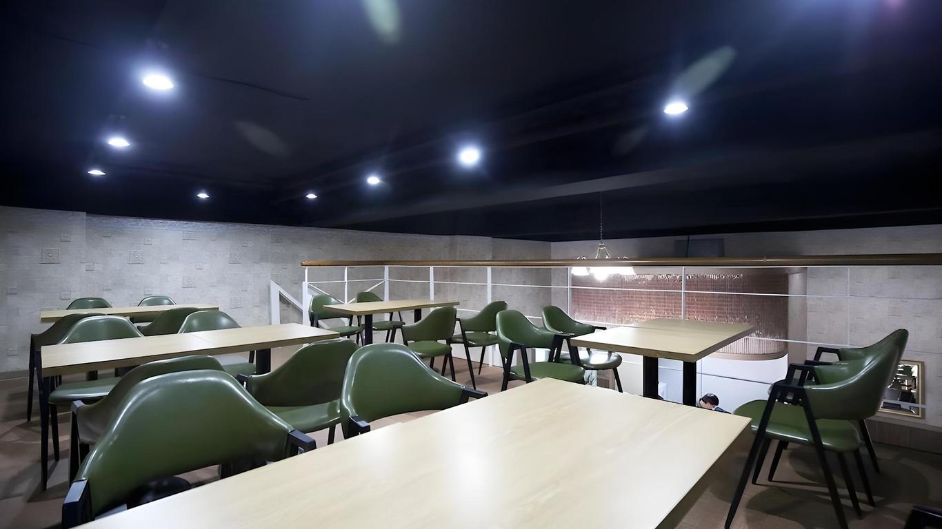 Crystal Residence Hotel