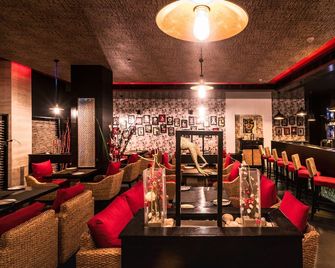 Xenious Ln Courtyard Hotel - Ajmer - Bar