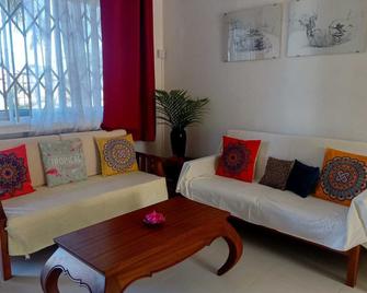 Beautiful apartement in secured residence close to beach - Trou Aux Biches - Wohnzimmer
