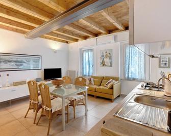 Les Amis - Peschiera del Garda - Dining room