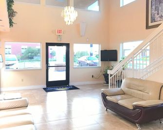 Days Inn by Wyndham San Antonio Airport - סן אנטוניו - לובי